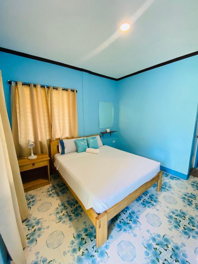 Uptown Guesthouse Siquijor Quarto foto